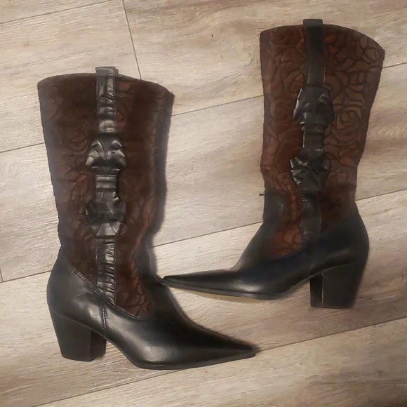 Western Cowboy boots brown and black with faux fur on the outside. from brazil. - Picture 3 of 8